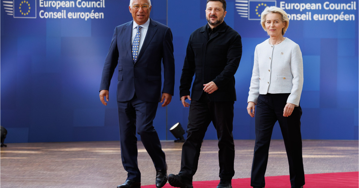 Volodimir Zelenski susținând un discurs