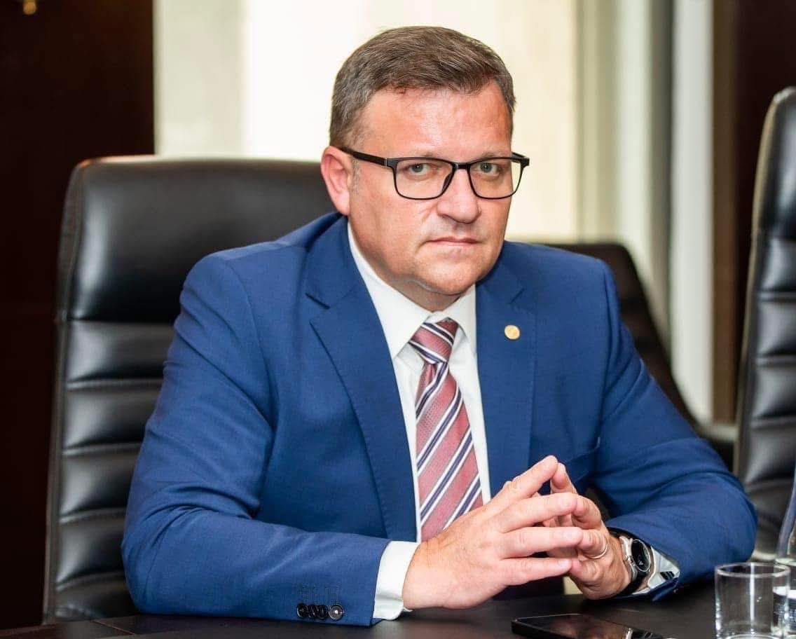 Deputatul Marius Budăi vorbește despre creșterea salariului minim.